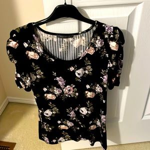 Floral top from Suzy shier in black and light pink purple white florals